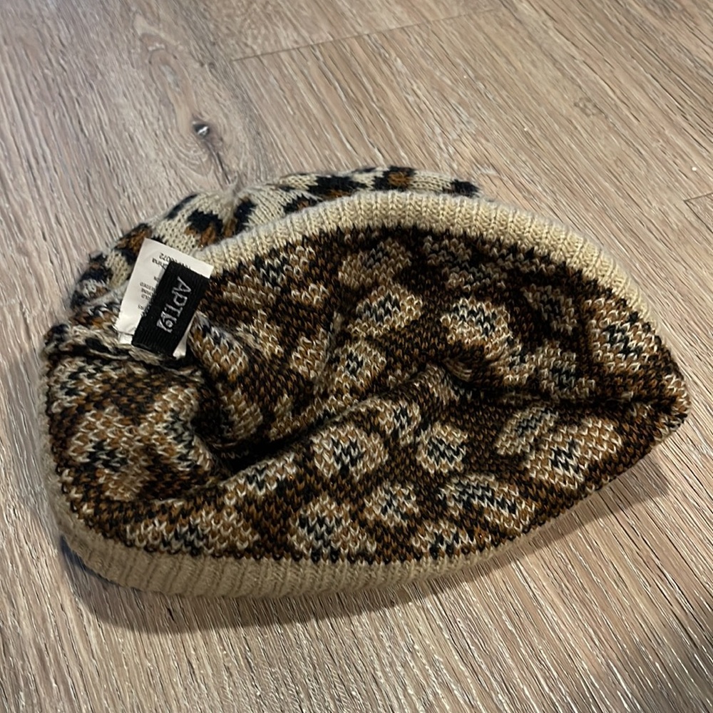 Cheetah hat - Picture 3 of 4